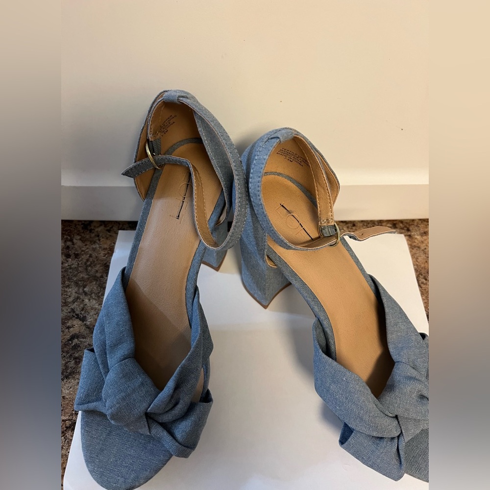 LOFT Chambray Bow Platform Heels - Picture 7 of 10